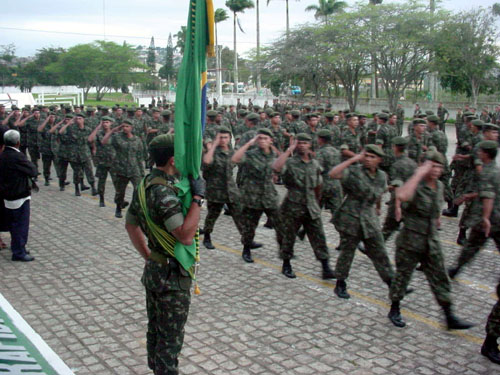 Pelo fim do serviço militar obrigatório
